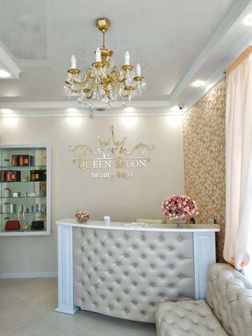 Queen Salon